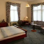 Hotel Deutsches Haus 3*