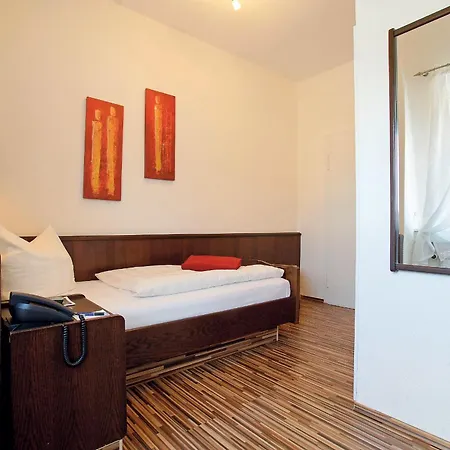 فندق Deutsches Haus 3*