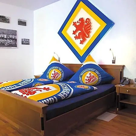 Deutsches Haus فندق 3*